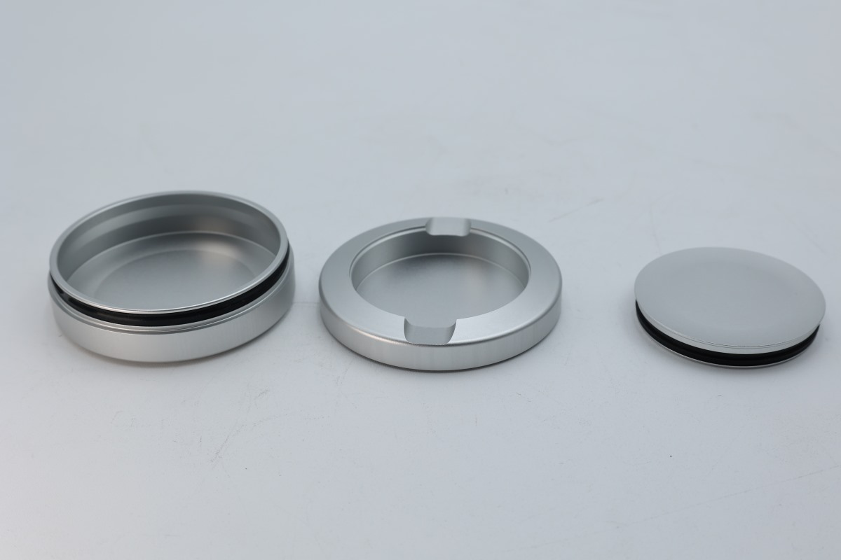 The Rise of Travel-Friendly Branded Snuff Tins.JPG